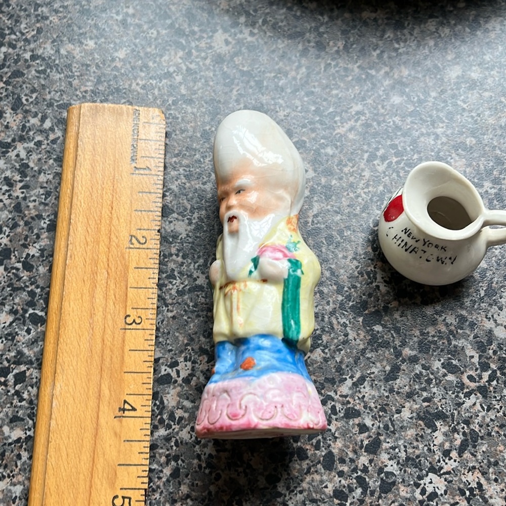 Miniature NY Chinatown jug & figurine